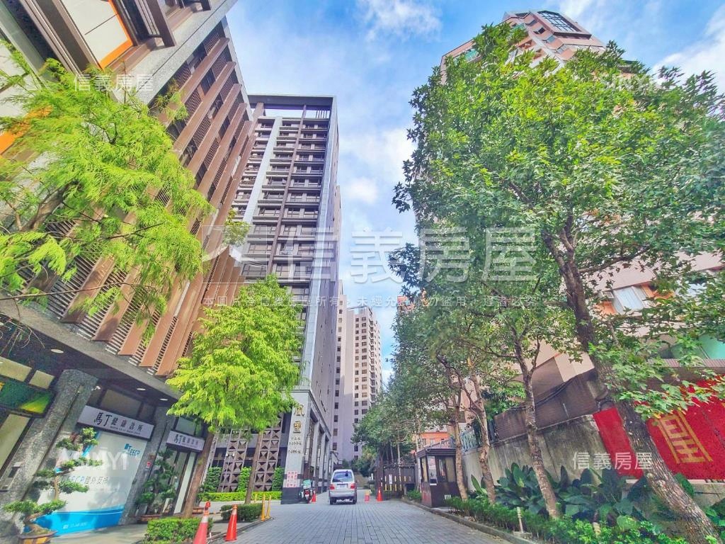 凰璽藝文景觀美妝四房雙車房屋室內格局與周邊環境