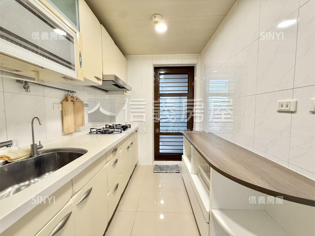 次頂樓視野３房｜大易春秋房屋室內格局與周邊環境