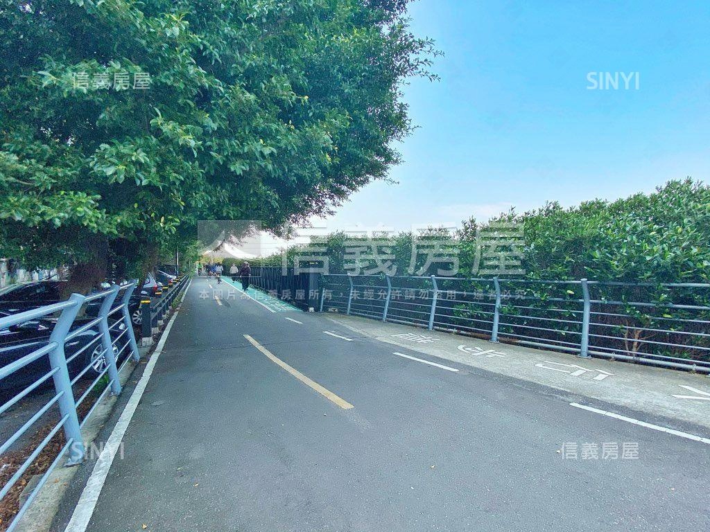 伴月灣明亮兩房有車位房屋室內格局與周邊環境