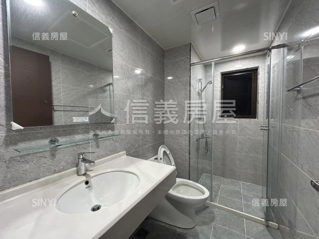 高鐵特區佳展大展３房平車房屋室內格局與周邊環境