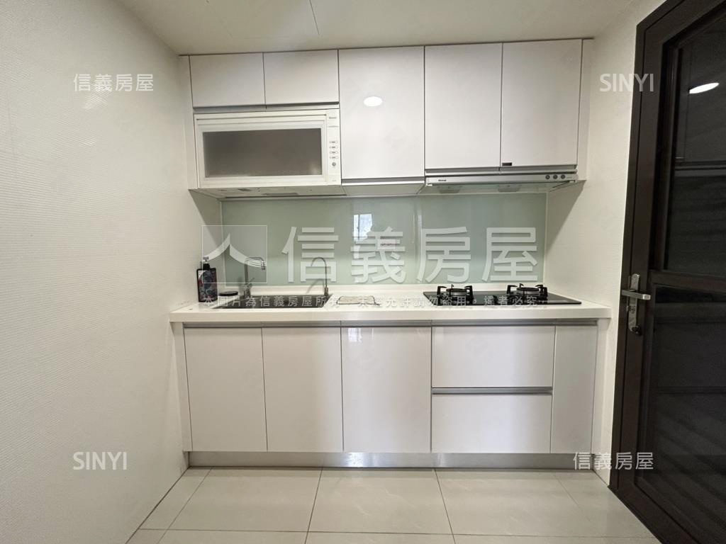 高鐵特區佳展大展３房平車房屋室內格局與周邊環境