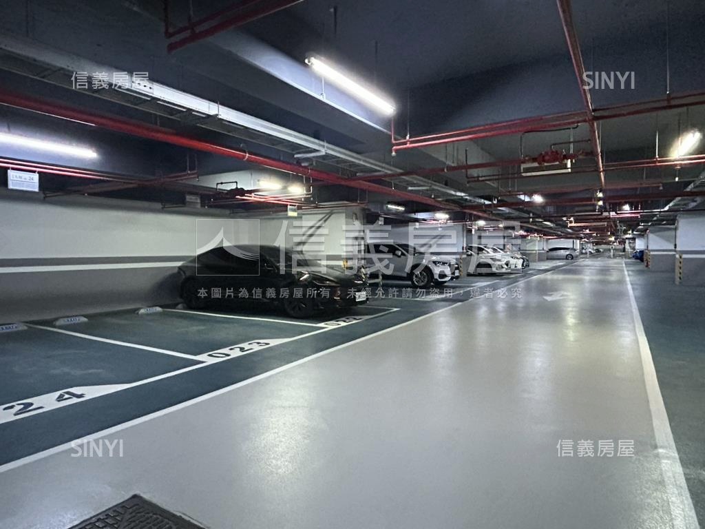 高鐵特區佳展大展３房平車房屋室內格局與周邊環境