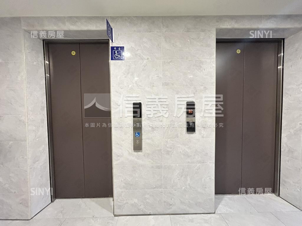 高鐵特區佳展大展３房平車房屋室內格局與周邊環境