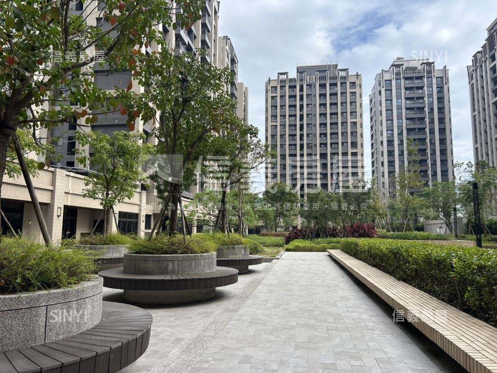 高鐵特區佳展大展３房平車房屋室內格局與周邊環境