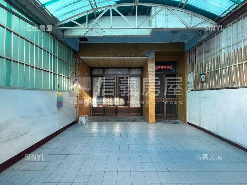 新市市中心懷舊透天房屋室內格局與周邊環境