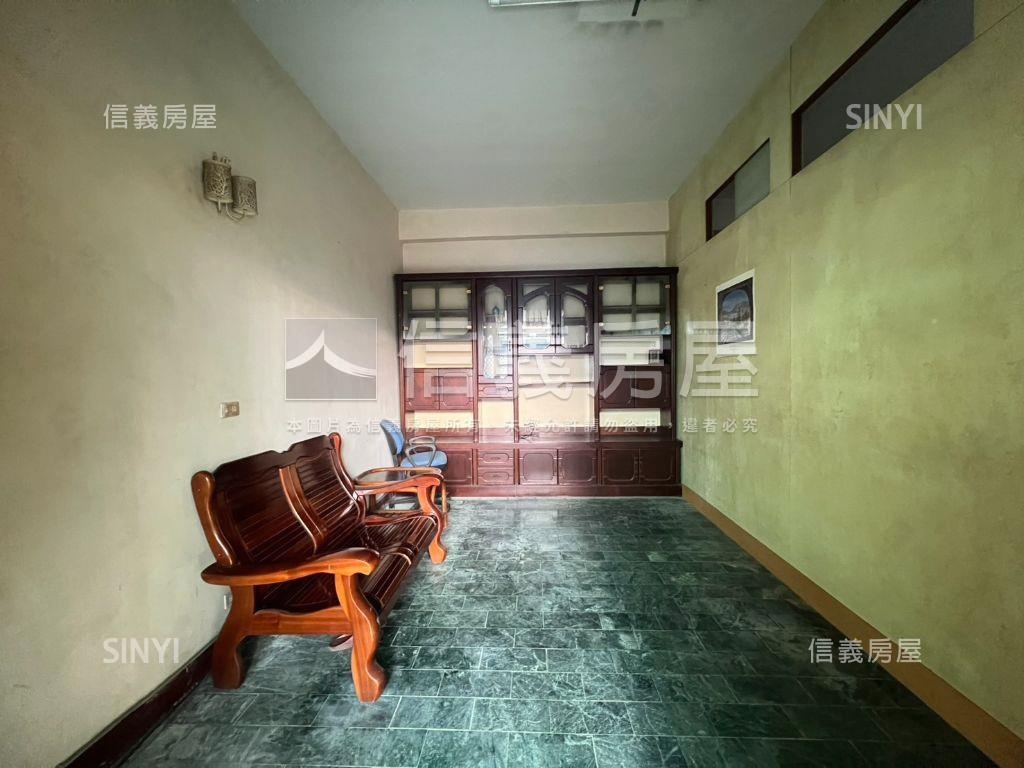 新市市中心懷舊透天房屋室內格局與周邊環境