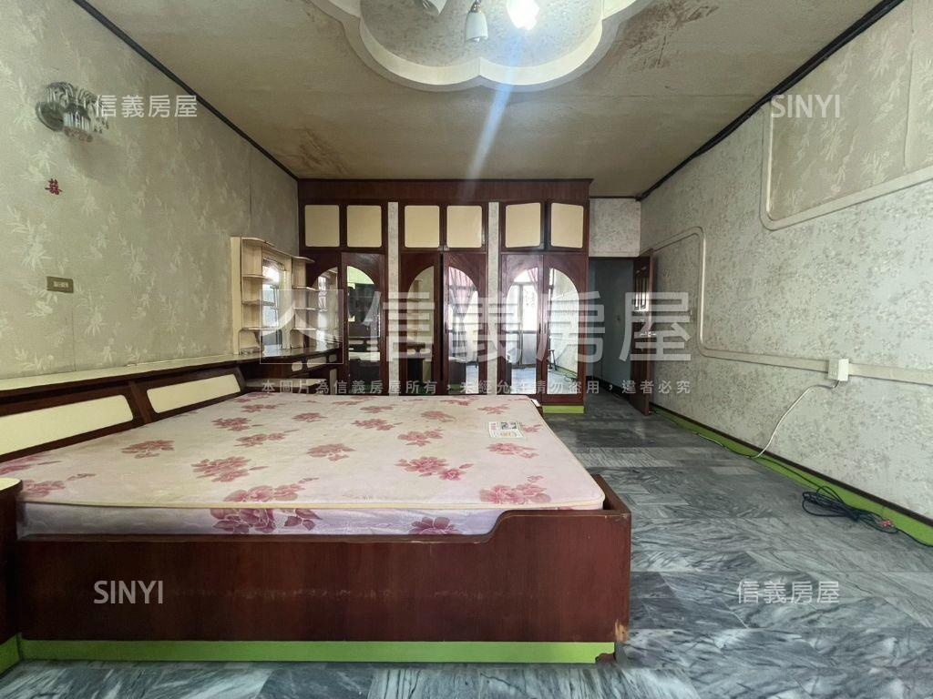 新市市中心懷舊透天房屋室內格局與周邊環境