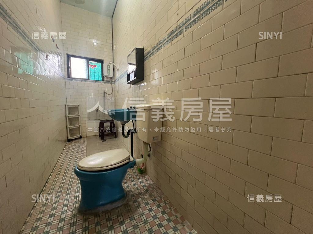 新市市中心懷舊透天房屋室內格局與周邊環境