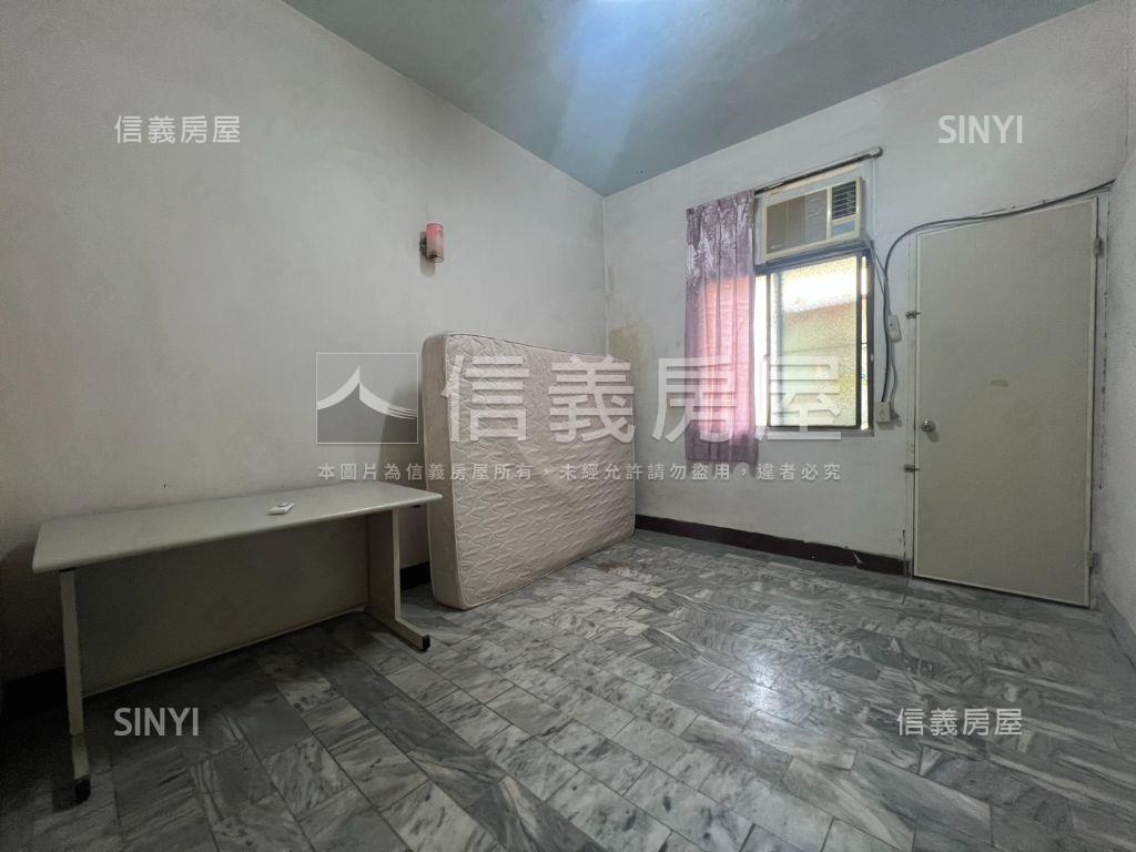 新市市中心懷舊透天房屋室內格局與周邊環境