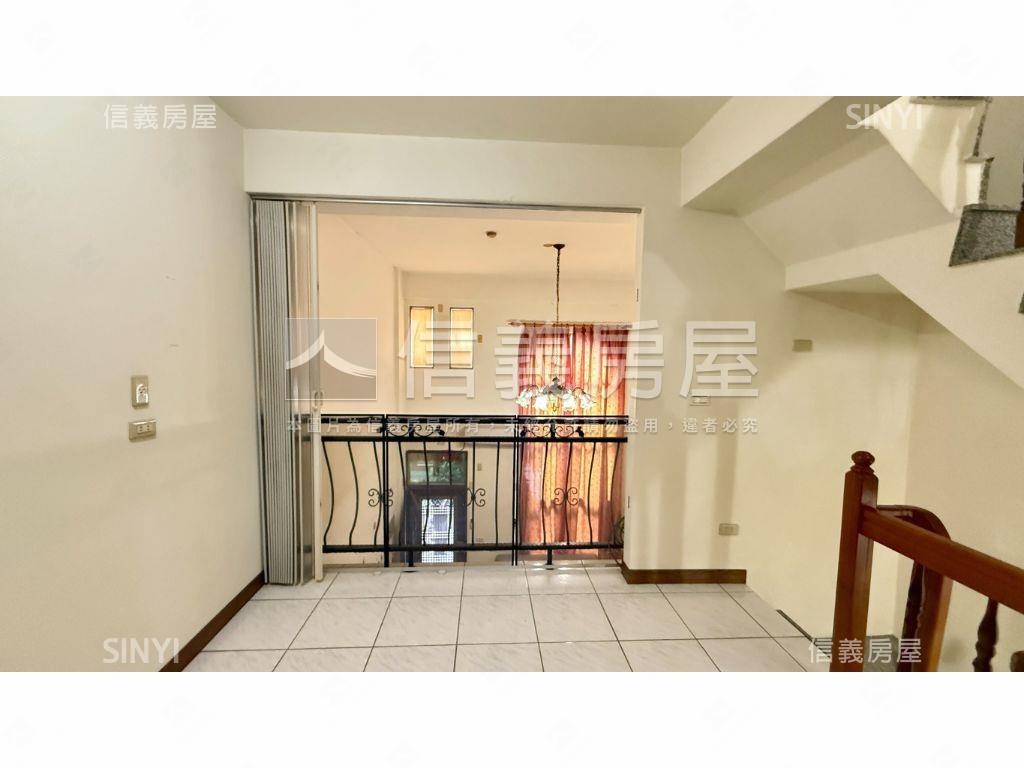 稀有低總價!挑高雙車透天房屋室內格局與周邊環境