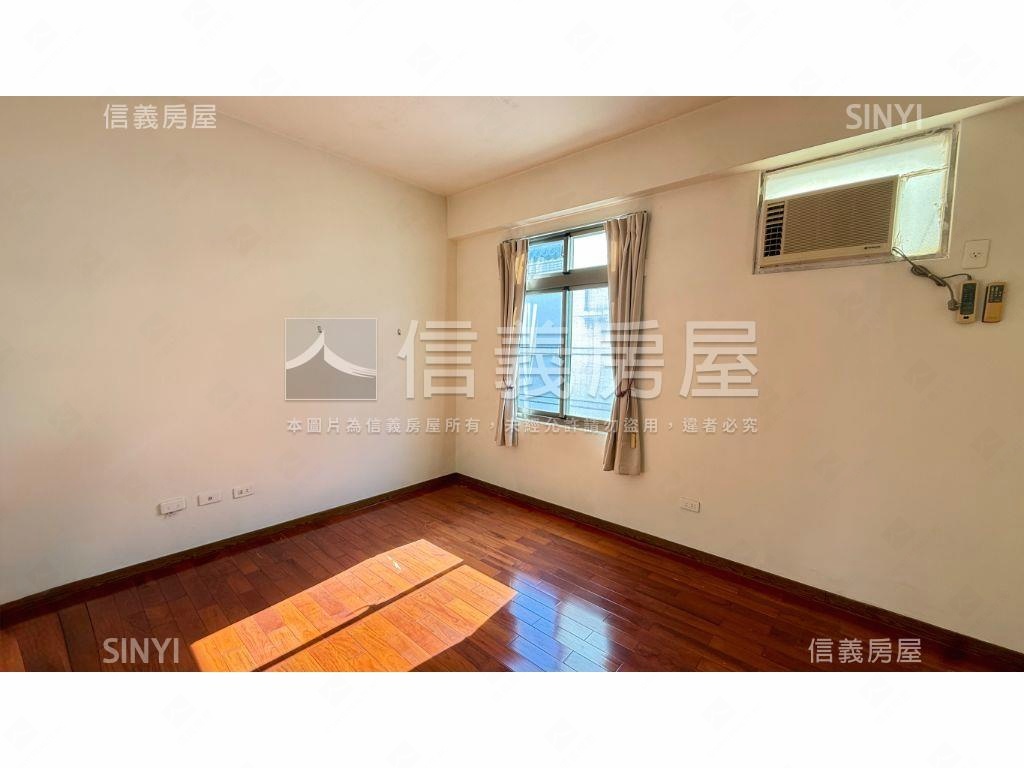 稀有低總價!挑高雙車透天房屋室內格局與周邊環境