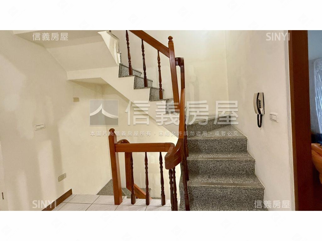 稀有低總價!挑高雙車透天房屋室內格局與周邊環境