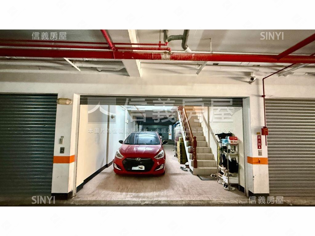 稀有低總價挑高雙車位透天房屋室內格局與周邊環境