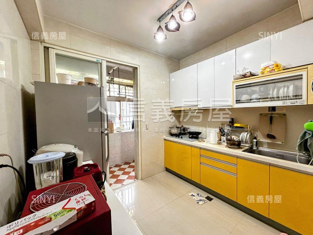 忠義頂級美寓房屋室內格局與周邊環境