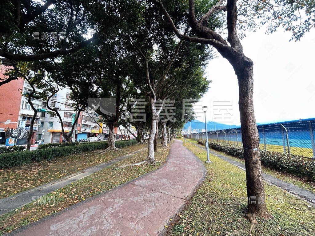 忠義頂級美寓房屋室內格局與周邊環境