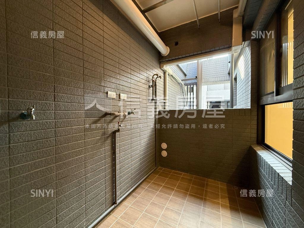 佳福大於頂樓三房平車房屋室內格局與周邊環境