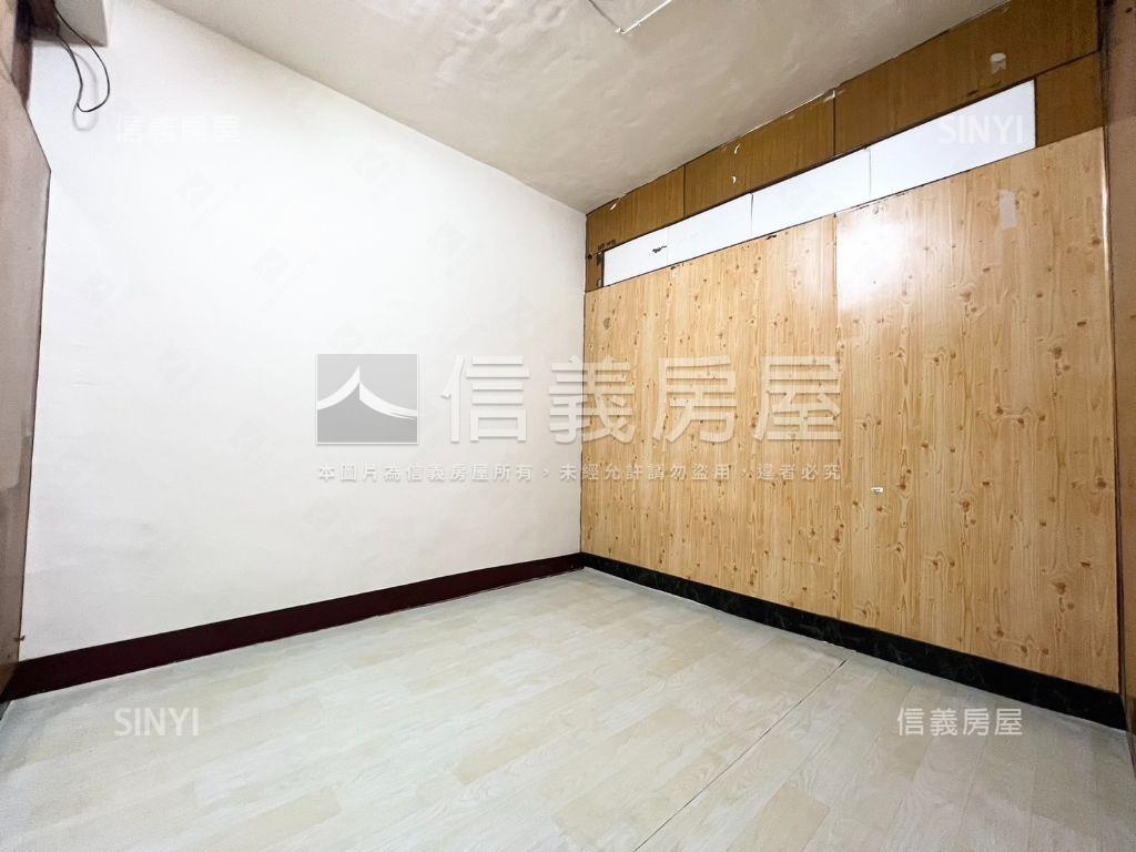 近學區大地坪臨路透天房屋室內格局與周邊環境