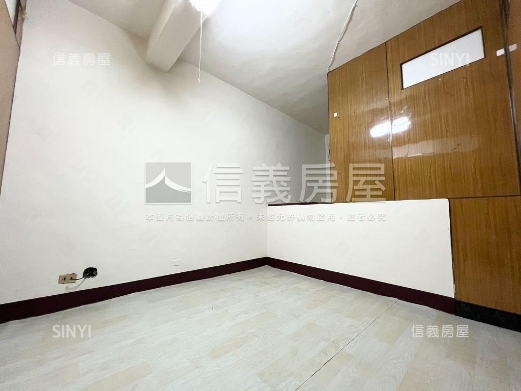 近學區大地坪臨路透天房屋室內格局與周邊環境