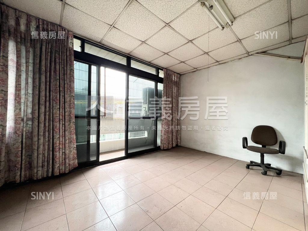 近學區大地坪臨路透天房屋室內格局與周邊環境