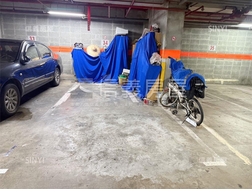 ２個近民生社區平面車位房屋室內格局與周邊環境