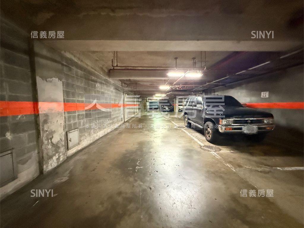 ２個近民生社區平面車位房屋室內格局與周邊環境