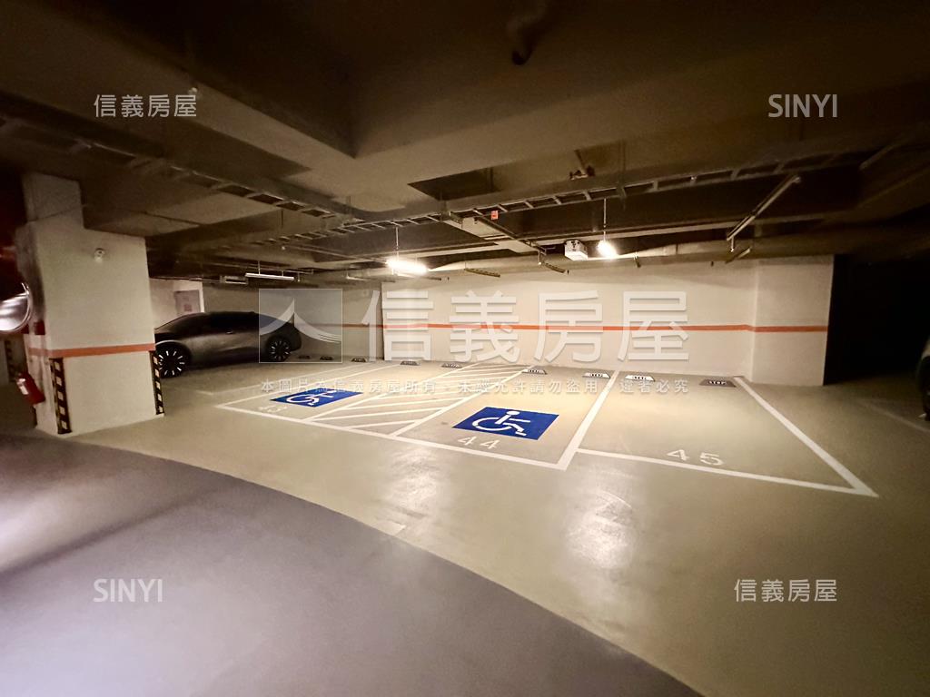 ＣＡＳＡ坡平車位房屋室內格局與周邊環境