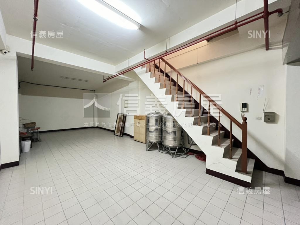 昌平路黃金地段｜臨路透店房屋室內格局與周邊環境