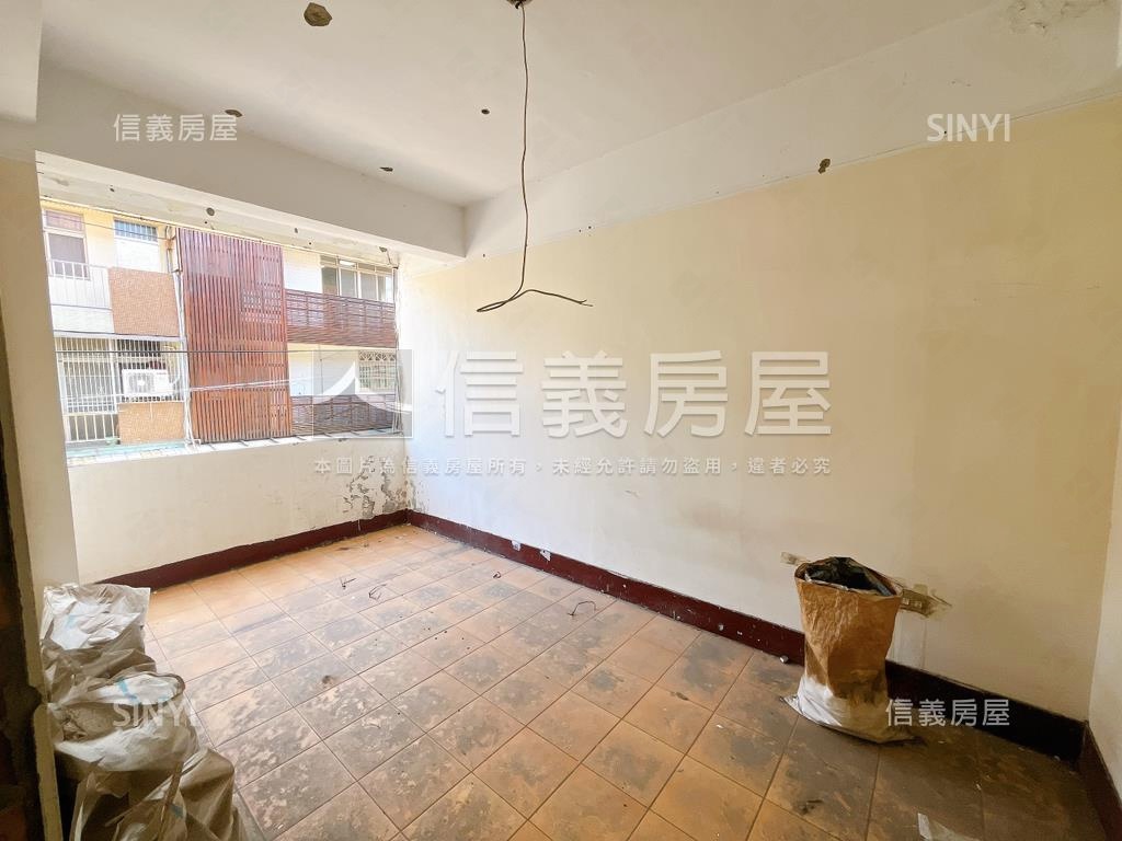 近新光面寬住商用透天房屋室內格局與周邊環境