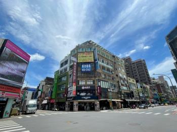 中正路郵局旁三角窗店王