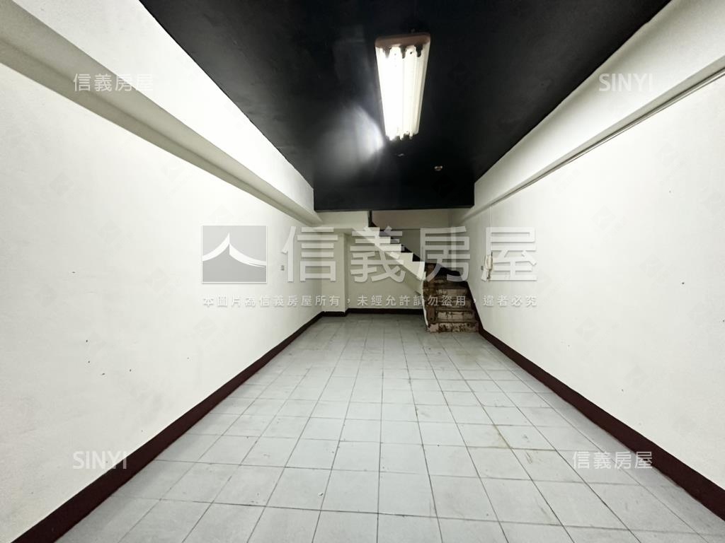 約十米大面寬店面這間好俗房屋室內格局與周邊環境