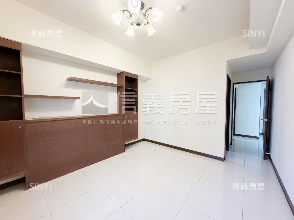 新東方花園採光明亮美三房房屋室內格局與周邊環境