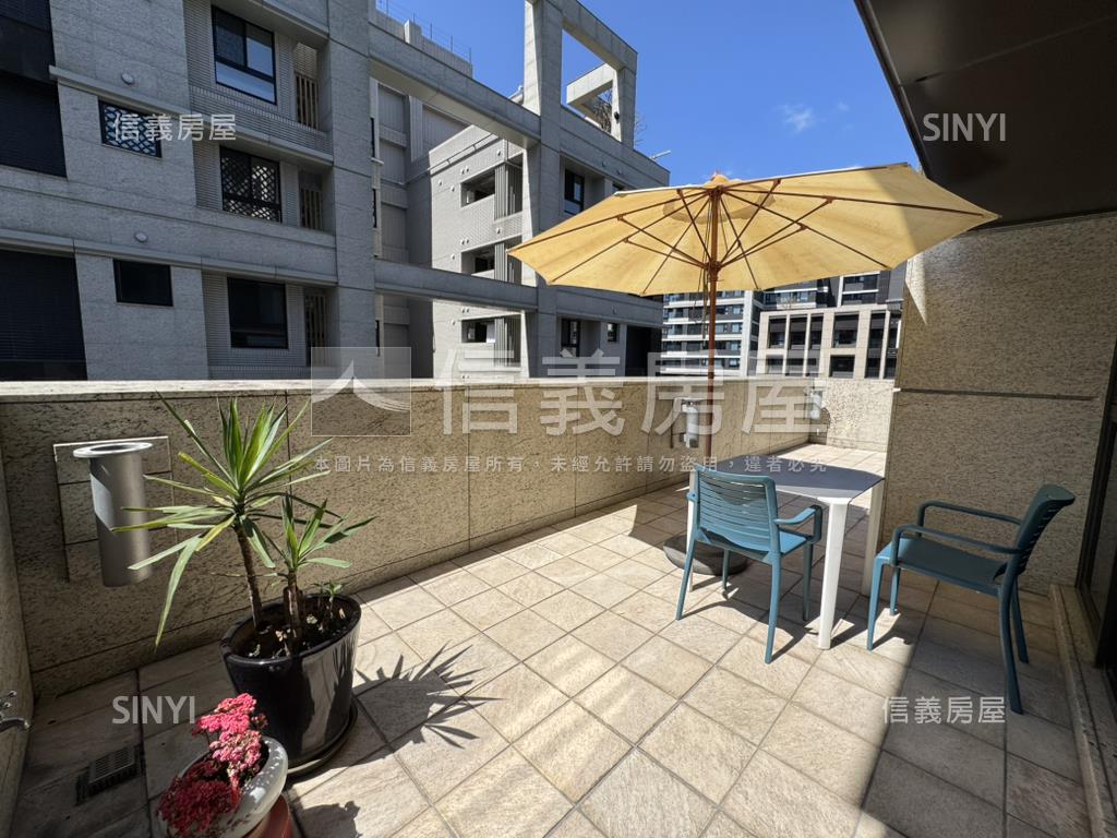 元大君品稀有露台戶房屋室內格局與周邊環境