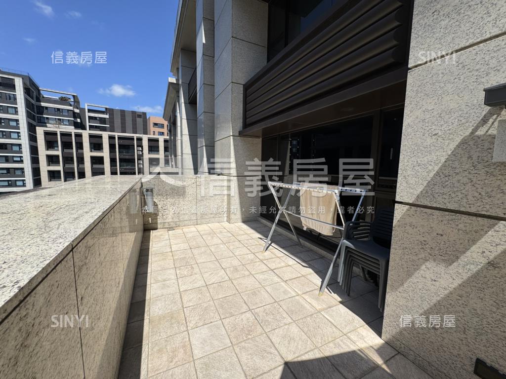 元大君品稀有露台戶房屋室內格局與周邊環境