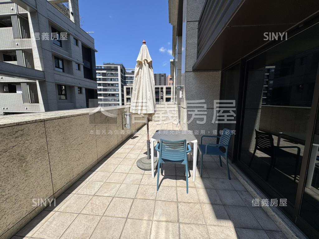 元大君品稀有露台戶房屋室內格局與周邊環境