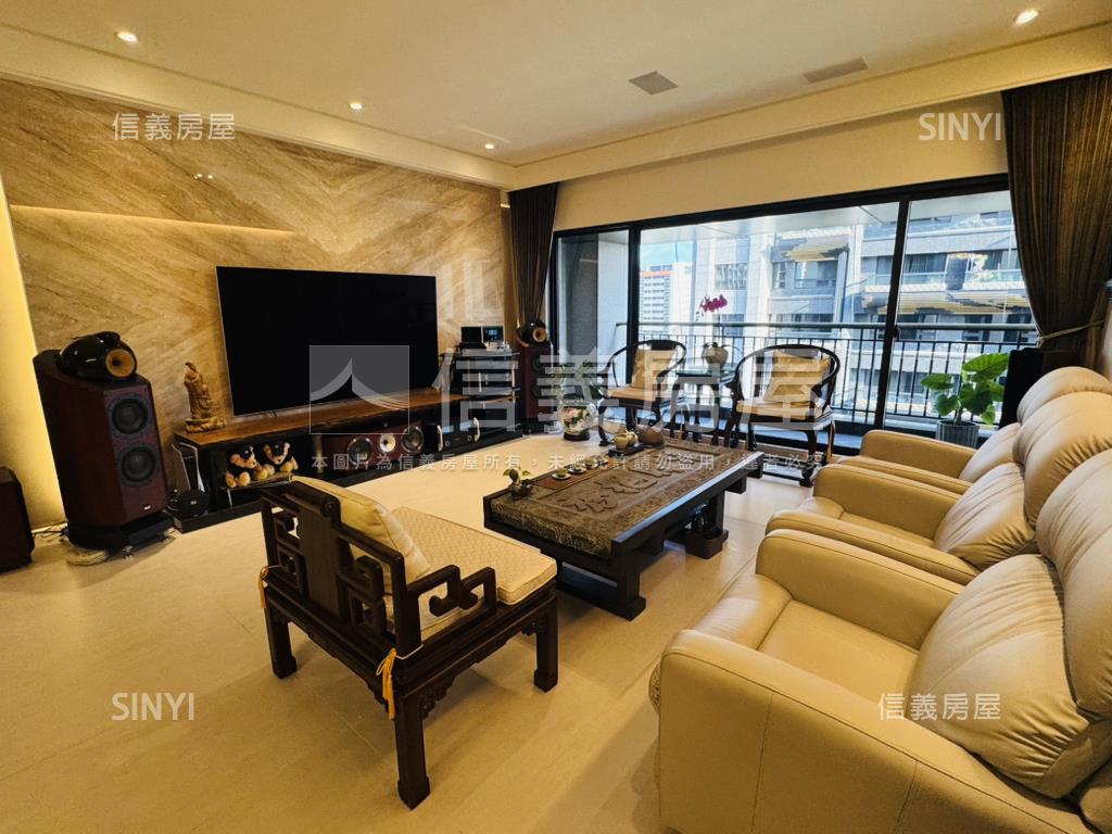 元大君品稀有露台戶房屋室內格局與周邊環境