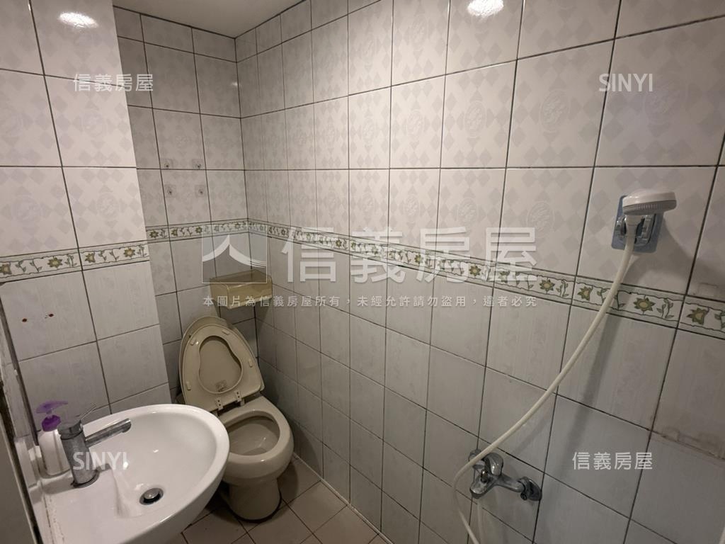 近文化中心圓夢華廈附平車房屋室內格局與周邊環境