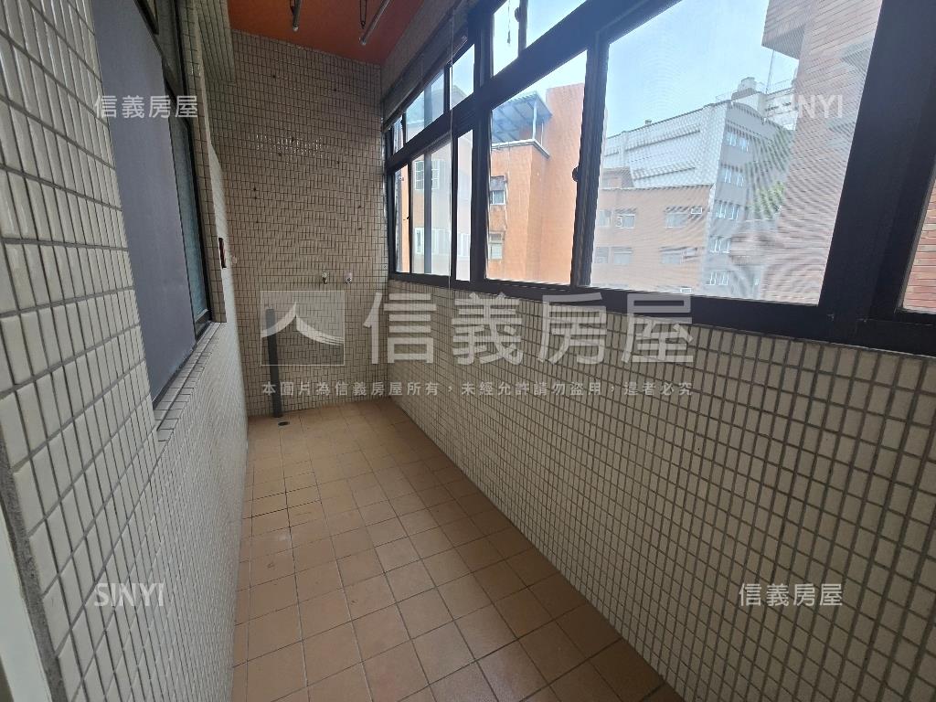 美校精華美寓房屋室內格局與周邊環境