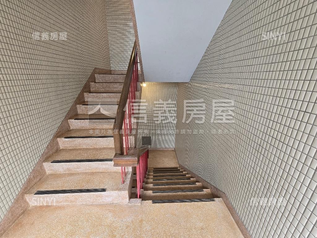 美校精華美寓房屋室內格局與周邊環境