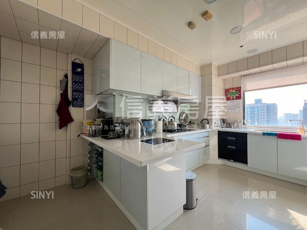 獅子城，高樓三房平車房屋室內格局與周邊環境