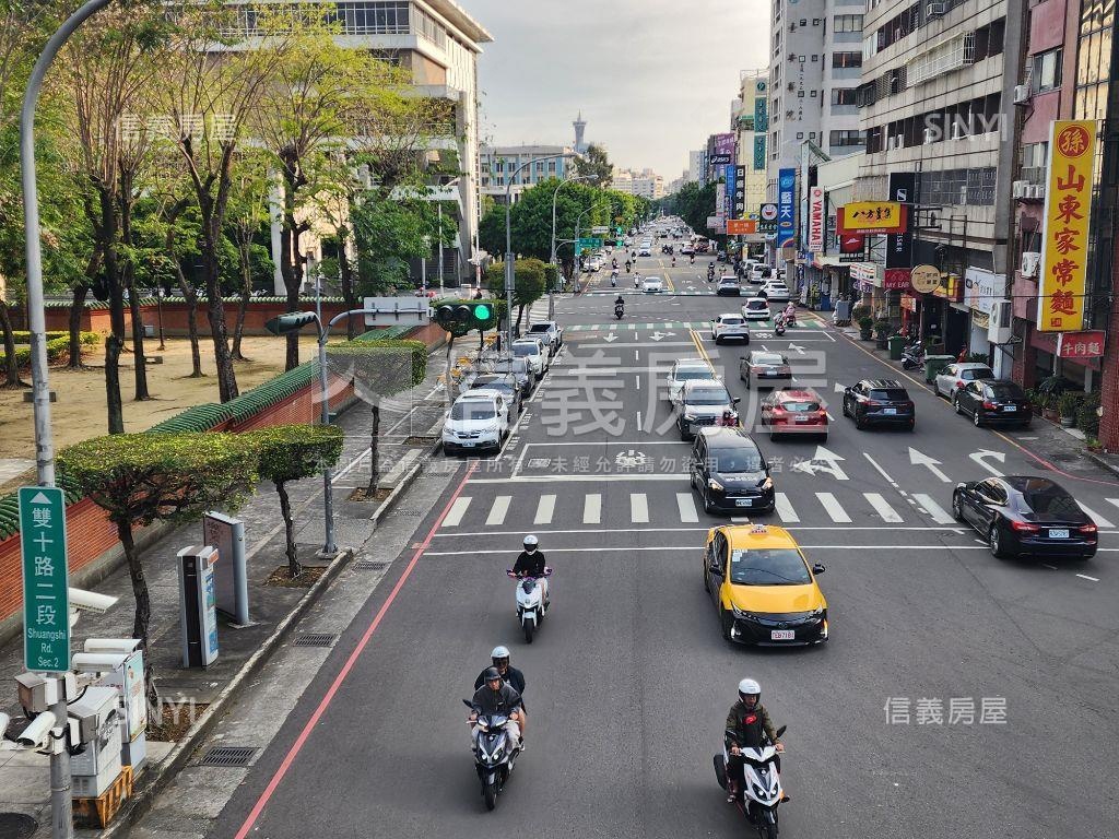 中醫約十米店面四面活路房屋室內格局與周邊環境