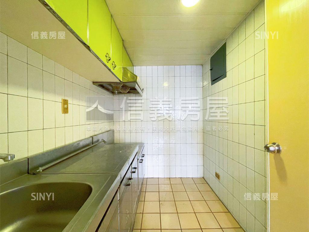捷運豪美高樓景觀單身貴族房屋室內格局與周邊環境