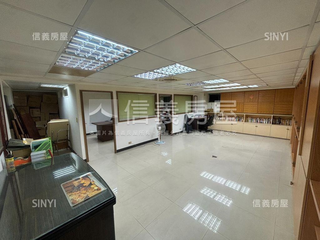 近世貿國館住辦管理大樓房屋室內格局與周邊環境