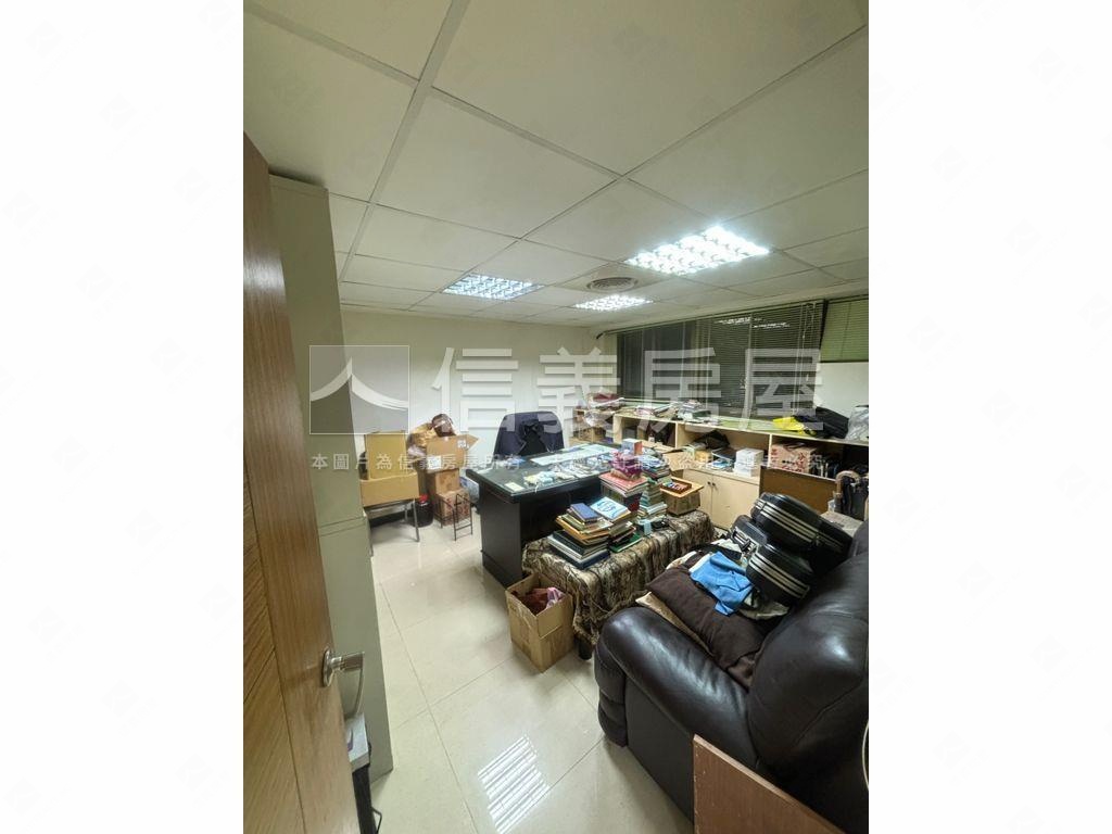近世貿國館住辦管理大樓房屋室內格局與周邊環境