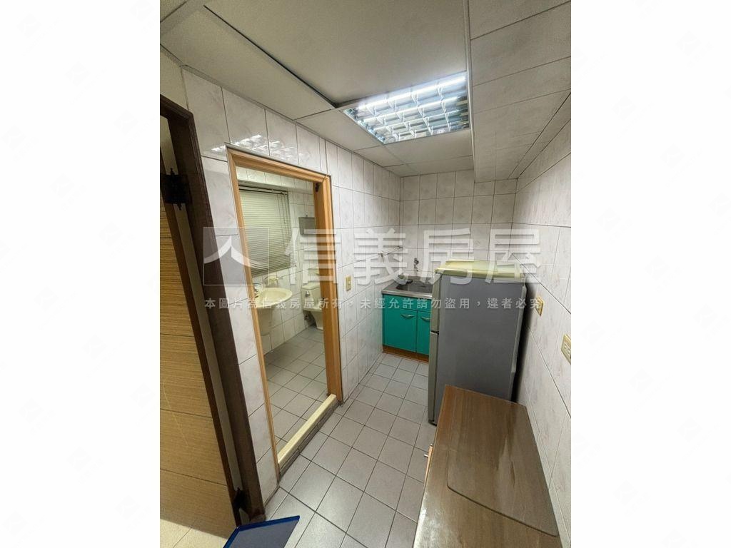近世貿國館住辦管理大樓房屋室內格局與周邊環境
