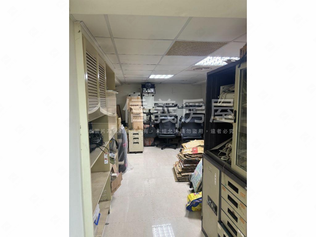 近世貿國館住辦管理大樓房屋室內格局與周邊環境