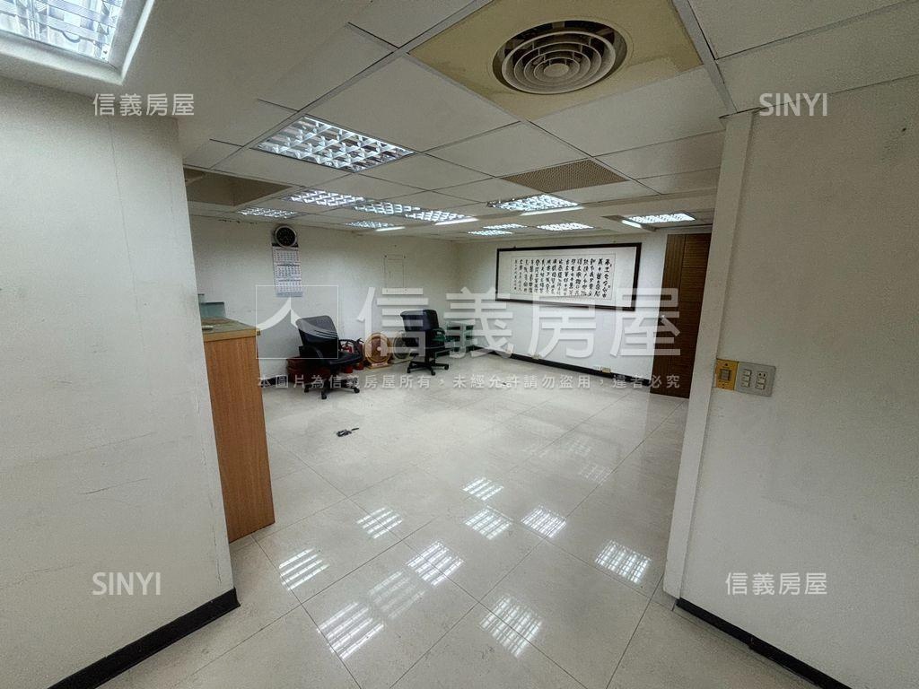 近世貿國館住辦管理大樓房屋室內格局與周邊環境