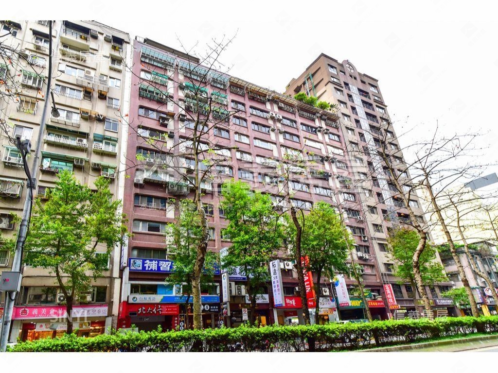 近世貿國館住辦管理大樓房屋室內格局與周邊環境