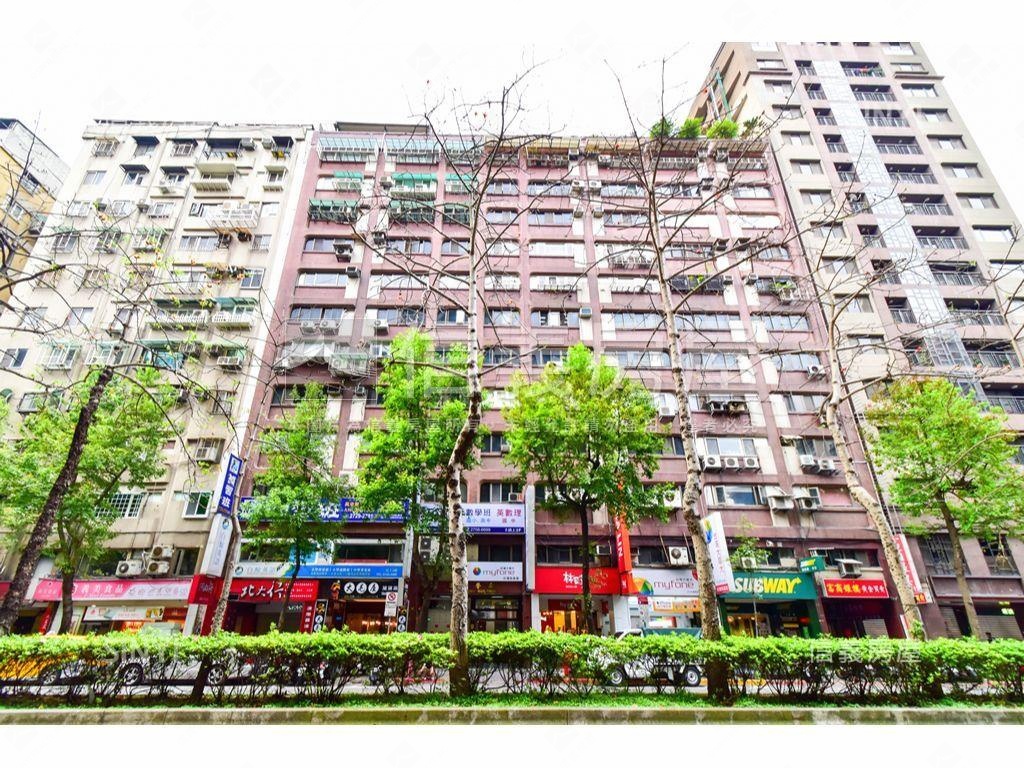 近世貿國館住辦管理大樓房屋室內格局與周邊環境