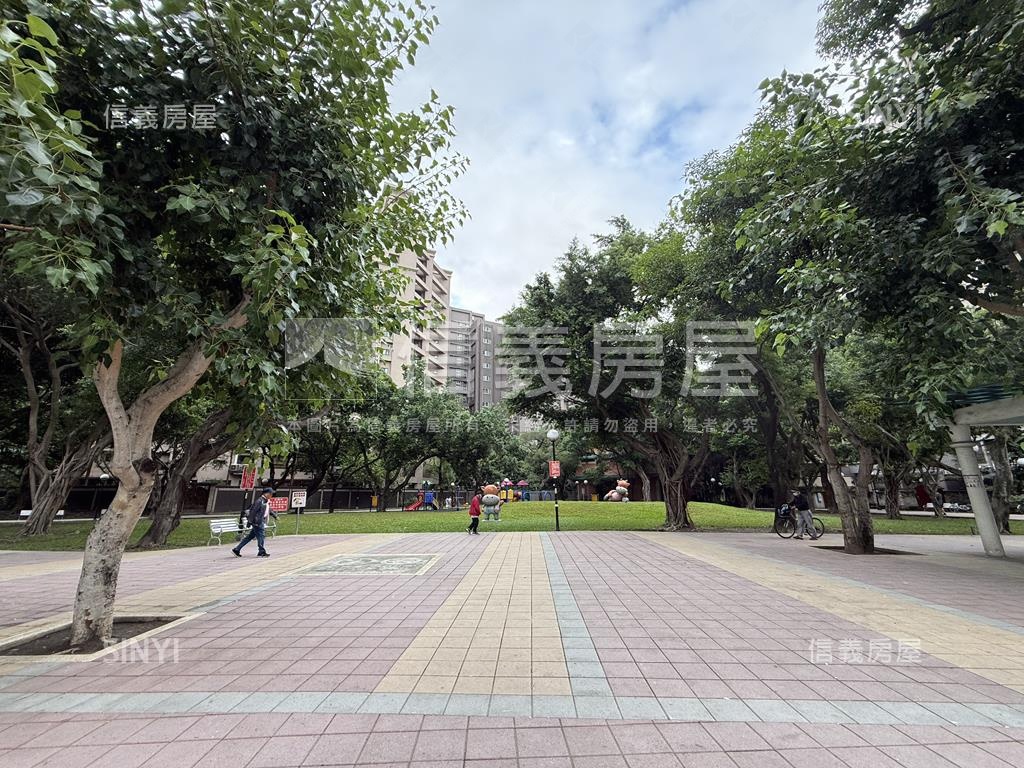 公園超商捷運｜機能全世界房屋室內格局與周邊環境