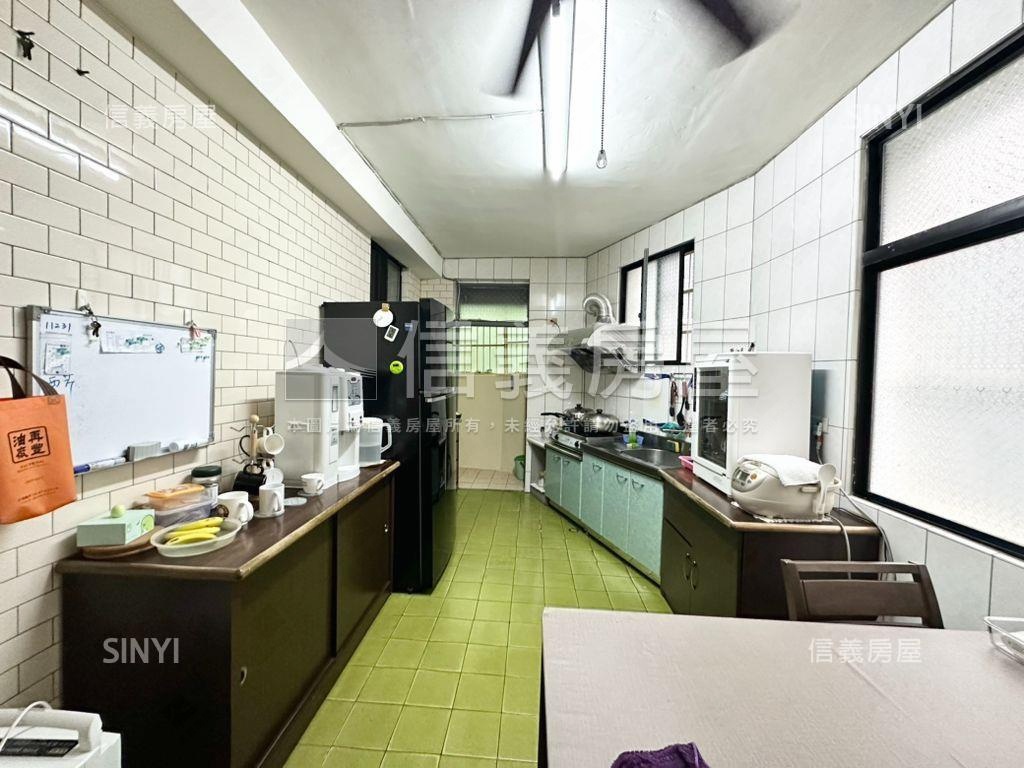 近明星學區鬧中取靜大店住房屋室內格局與周邊環境